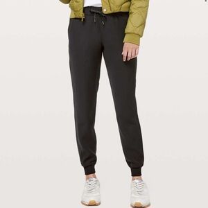 Lululemon On The Fly Jogger